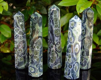 Obelisco de Jaspe Kambaba com Ponta Polida, Torre de Cristal, Gema Natural, Pedra de Cura dos Chakras, Cristal Energético para Empoderamento - ENTREGA GRÁTIS NO REINO UNIDO