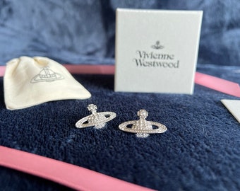 Pendientes Vivienne Westwood Art Deco Style Silver Saturn Orb Stud, caja de regalo para ella, hija, regalo para ella, presente, regalo de mamá, regalo de amiga