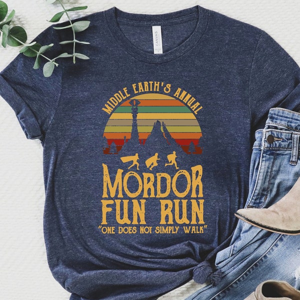 LOTR Shirt, Herr der Ringe Shirt, Lotr Fan Geschenk, Mittelerde's Jährlicher Moror Fun Run Shirt, Ringe der Macht, Die Hobbits Shirt, Herr der Ringe