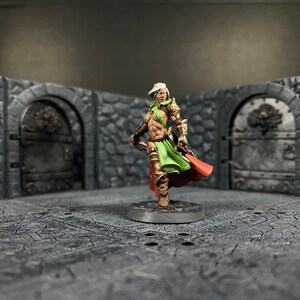 D&D Painted Miniature - Elf/Half Elf Dual Blade Fighter/Ranger/Rogue - Miniature/Model 32mm