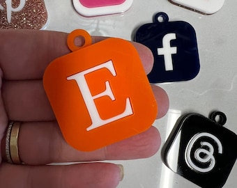 Personalized NFC Keychain: Laser-Cut Acrylic Tag, Social Media Link