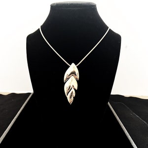 Vintage Gold Tone Feather Pendant Necklace