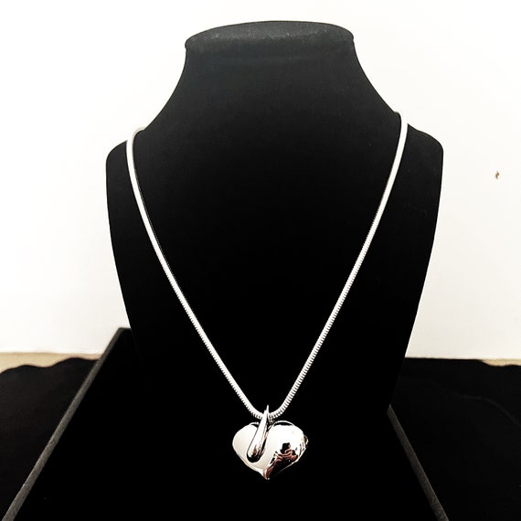 Vintage Monet Heart Pendant & Chain Necklace - image 3