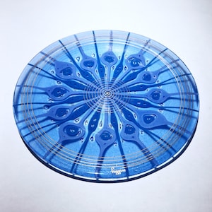 Vintage Higgins turkooisblauwe &quot;pauw&quot; patroon studio art glasplaat - gesigneerd