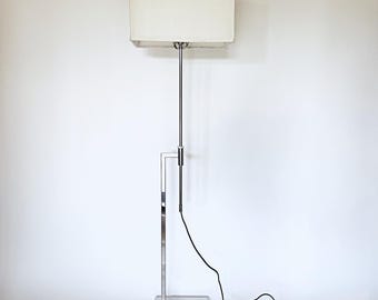 Lampa podłogowa prostokątna z chromowaną regulacją w stylu mid-century z motywem laurowym