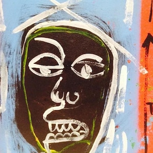 Może przedstawiać: Abstrakcyjny obraz twarzy z ciemnobrązowym tłem, obrysowany na biało i zielono. Twarz ma przesadzone cechy, w tym duże oczy i otwarte usta z zębami. Tło jest jasnoniebieskie z białymi i pomarańczowymi akcentami.