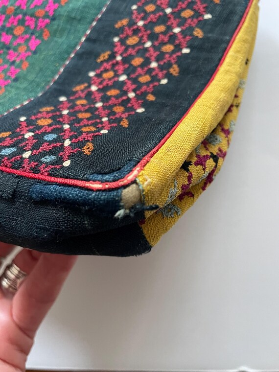 Vintage Embroidered Patchwork Textile Clutch Purs… - image 7