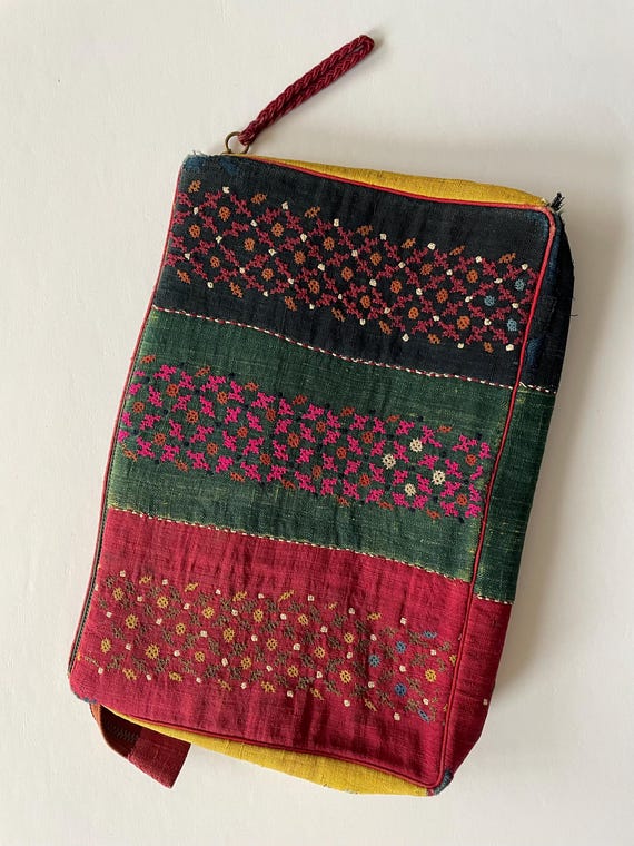 Vintage Embroidered Patchwork Textile Clutch Purs… - image 4