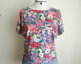 Vintage 90s Pastel Ditsy Floral Jersey Batwing Short Sleeve Tee