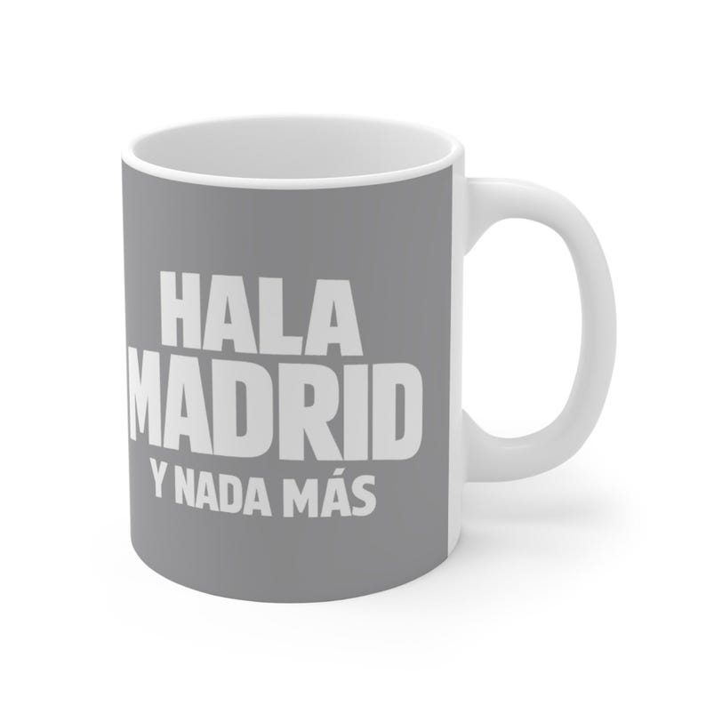 Taza con el escudo del Real Madrid / Logotipo del equipo de fútbol, fondo gris imagen 3