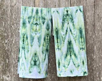 Set of 2 Hand-Dyed Flour Sack Kitchen Towels, 100% Cotton Tie Dye Flour Sack Towels