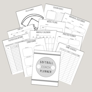 K&ouml;nnte beinhalten: Ein schwarz-wei&szlig;er druckbarer Softball-Trainerplaner mit Seiten f&uuml;r Spieltag, Spielerbewertungen, Konditionierung, Wochenpl&auml;ne, einen Monatskalender, einen Trainingsplaner, einen Spielplan und eine individuelle Bewertung.