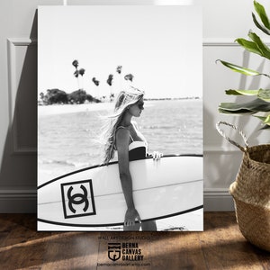 Surfer Girls, Blanco y negro, Editorial de moda IMPRIMIBLE, Carteles de moda, Surfer Print, arte de pared de moda, Cartel de chica de playa, Marcas famosas