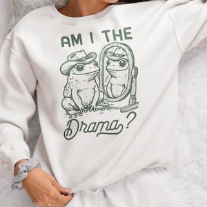 Grappige kikker in cowboyhoed unisex sweater - ben ik het drama, cadeau kikker minnaar, dier grafisch T-shirt, hilarisch sweatshirt, shirt boerderijdieren