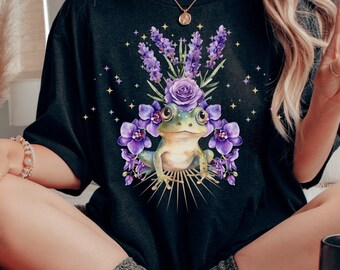 Queen of the Frogs Goblincore T-shirt Cute Gremlinecore Shirt for Gen Z Oversized T-shirt Aesthetic Tee for Her Cute Frog Cottage Core Shirt