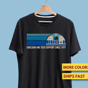1977年以来の皮肉と技術サポート 皮肉シャツ、面白いコンピューター、開発者、皮肉ギフトシャツ、レトロスタイルシャツ、超ソフトプレミアムTシャツ