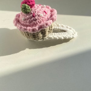 1x cupcake pink hair clip for toddlers and children. Sweet hair accessories for any occasion, birthday fancy dress image 2