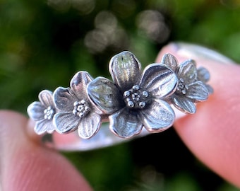 Buttercup Ring/Sterling Silver Buttercup Flower Band