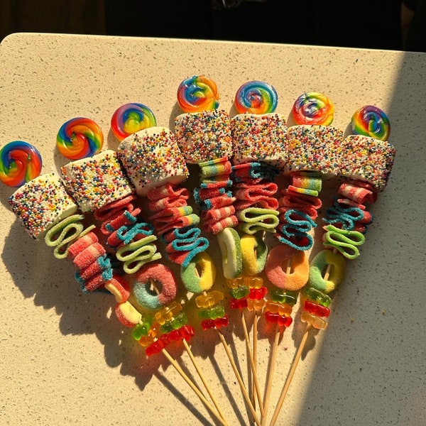 10 Candy kabobs, candy kabobs Party Cones, Sweet Cones, Party Favours, Loot Bags, Candy Treat Bags, Birthday Party Treats, Pick and Mix