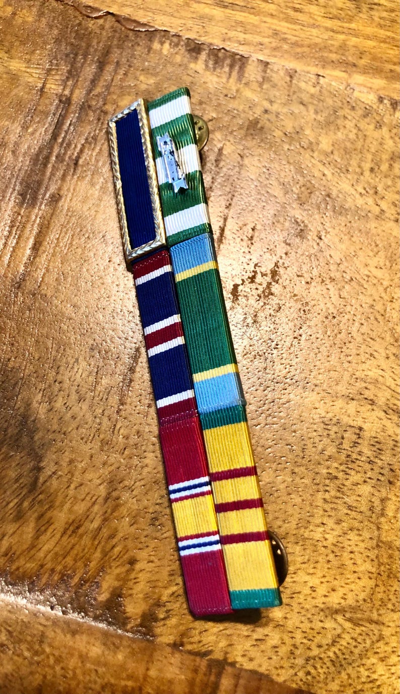 Vietnam War-era 1960s Veteran of the U.S. Army 6 Ribbon Military Rack ...