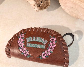 Vintage Brown “Branson, Missouri”Faux Leather Coin Purse with Embossed Mint Green Lettering and Hawthorn Blossom Pink Flowers, Souvenir
