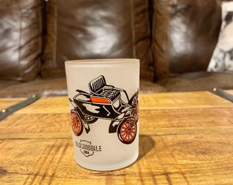 Vaso de chupito Atlas coleccionable color avellana esmerilado con gráficos del Oldsmobile Runabout de 1904, con onzas medidoras, regalo. Contenedor LK6