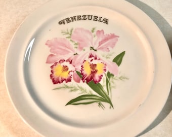 Vintage "Venezuela" Decorative Ceramic Souvenir Plate with Cattleya Orchids Design, Shade of Cream, Floral, Collectible, Gift.  Bin RRY