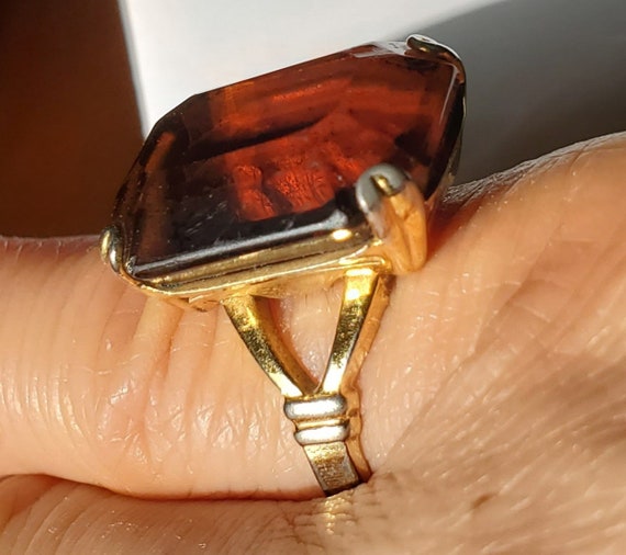 Avon Faux Topaz Gemstone Cocktail Ring Vintage Si… - image 8