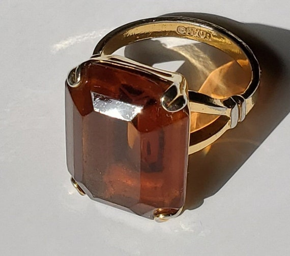 Avon Faux Topaz Gemstone Cocktail Ring Vintage Si… - image 1