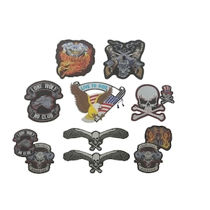 Pode incluir: Dez patches bordados para passar a ferro com designs de motocicleta, caveira, águia e lobo. Os patches estão em uma variedade de cores, incluindo vermelho, branco, azul, preto e amarelo. Os patches são perfeitos para adicionar um toque de personalidade a jaquetas, coletes, bolsas e outros itens.