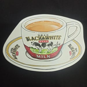 ポストカード1枚 香港ミルクティー コーヒーカップ マグカップ 伝統的 クラシック ブラック ホワイト フリースラント 乳牛 お土産 港式奶茶 13 x 9 cm プリント絵カード