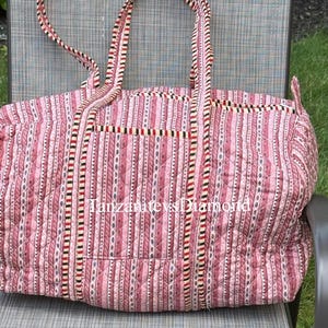 Baumwoll-Gesteppter Weekender-Reisetasche: Blockbedrucktes Reisegepäck