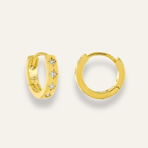 Five Stone Huggie Earrings, Starburst Five Stone Huggie Hoops, Sunburst Huggie Hoop Earrings, Dainty Gold Earrings