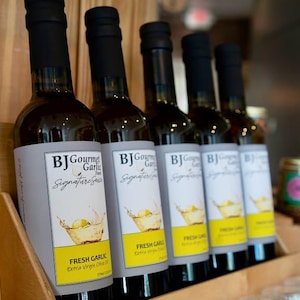 Fresh Garlic EVOO Olive Oil Gourmet Dressing Half Wine Bottles Large 375ml Vegan Gluten Free All Natural Bild 1