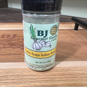 Garlic Scape Italian Seasoning 100% Pure Dehydrated Fresh Garlic Scapes in a shaker