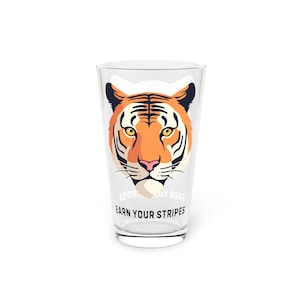 Detroit Tigers Pint Glass – Baseball Fan Drinkware – Detroit Summer Gift – Tiger Town Bar Glass