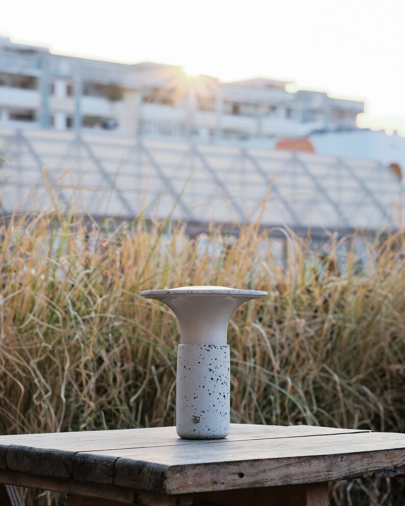 Handcrafted Jesmonite Table Lamp - Wireless Lamp - Garden Lamp - Dimmable LED light - Lamp for indoors and outdoors - Housewarming Gift White
