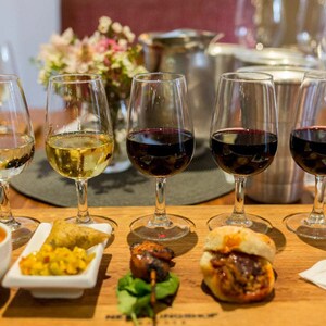 Worldly Wine & Dine: Uwolnij smaki dzięki 25 wykwintnym połączeniom na Twoją imprezę!