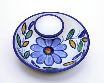 Cuenco de cerámica con forma de flor azul hecho a mano para patatas fritas y salsas: plato mediterráneo para aperitivos