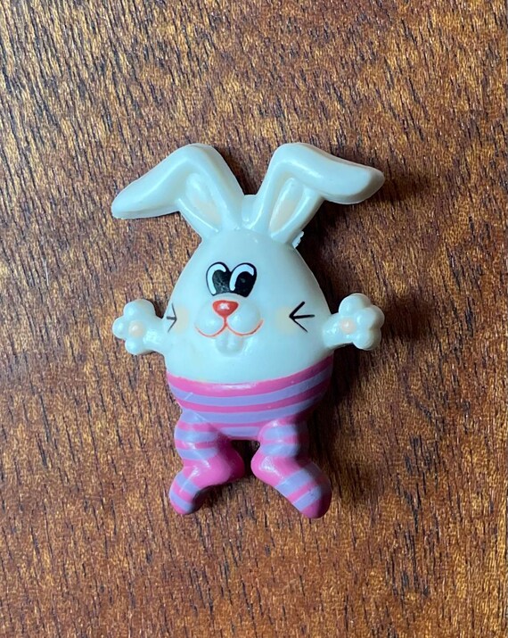Vintage Easter Pins // Hallmark Easter Basket and… - image 5