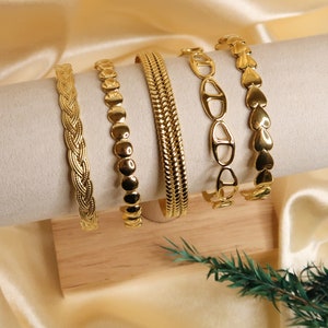 IRIDA Set di 5 braccialetti in acciaio inossidabile color oro Set di braccialetti moderni e alla moda Braccialetti unici di alta qualità come set o singolarmente 5 - Ganzes Set