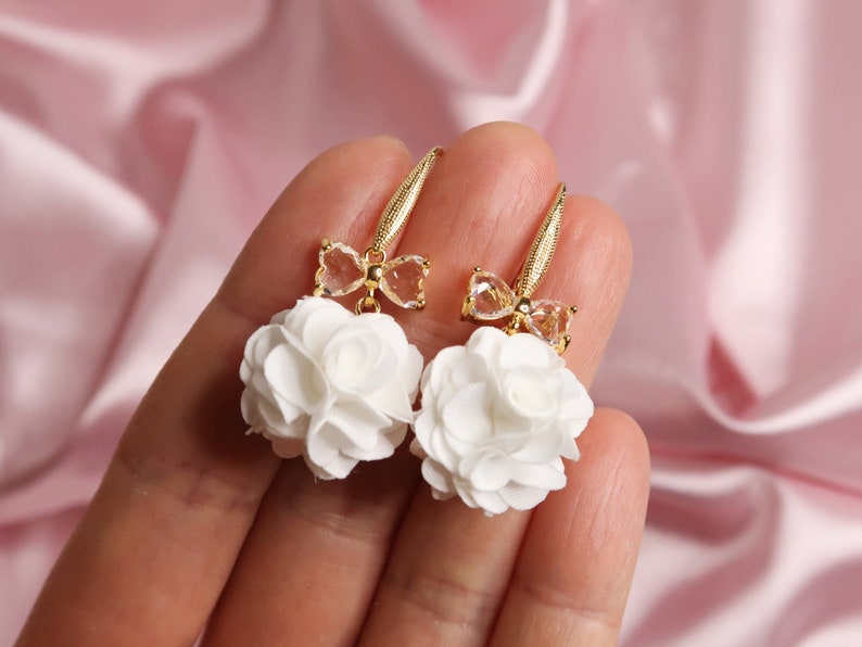 YUMI Sweet 18K Gold Plated Flower Dangle Earrings Zircon loop Fabric pompom pendant Handmade girls' earrings in white and pink White