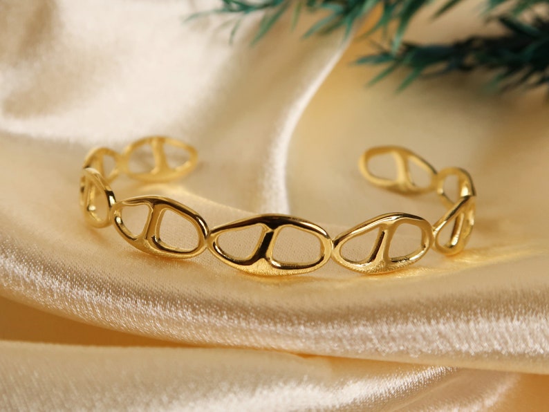 IRIDA Set di 5 braccialetti in acciaio inossidabile color oro Set di braccialetti moderni e alla moda Braccialetti unici di alta qualità come set o singolarmente 1 - Schweinenase