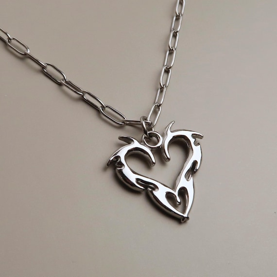 JIN - Cybersigilism Herz Halskette | Unisex Edelstahl Kette mit Herz Anhänger | Edgy E-Girl Schmuck in Silber