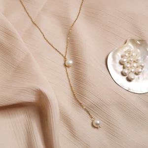 COCO - Collier Y en acier inoxydable avec perles d&#39;eau douce en or et argent | Perles irrégulières | Chaîne en Y minimaliste | Bijoux en perles élégants