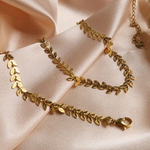 LIVIA - Leaf Necklace in Gold & Silver | High-quality stainless steel | Laurel wreath | Roman Greek goddess | Roman Empire unisex jewelry