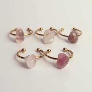 Rosenquarz Ring in Gold & Silber • Verstellbarer Edelstahlring mit rosa Naturstein • Wasserfester minimalistischer Alltagsschmuck