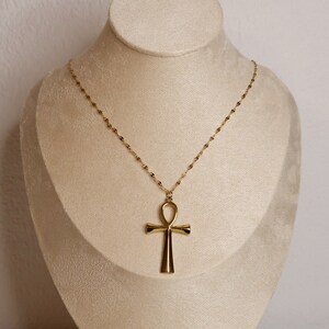 LE CAIRE Collier doré avec pendentif croix égyptienne Croix Ankh Ankh Chaîne en acier inoxydable gaufrée délicate Bijoux symboliques image 9