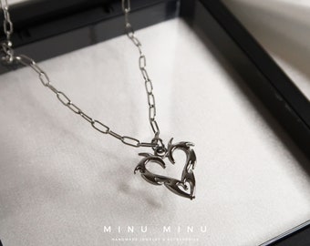 YIN - Collana a cuore tagliente unisex | Acciaio inossidabile | Stile tribale anni '90 | Fatto a mano | Collana futuristica per ragazza cool Eboy Egirl Goth Punk Grunge