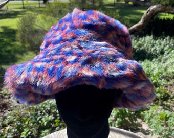 Fun Indigo Blue/orange soft fur bucket hat with a velvet lining